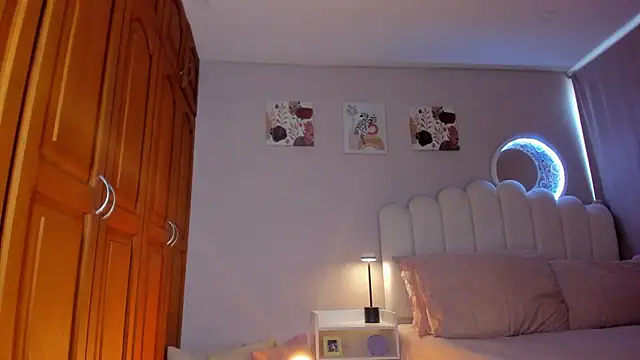 martinaaricci online show from January 2026 02:00:01 PM