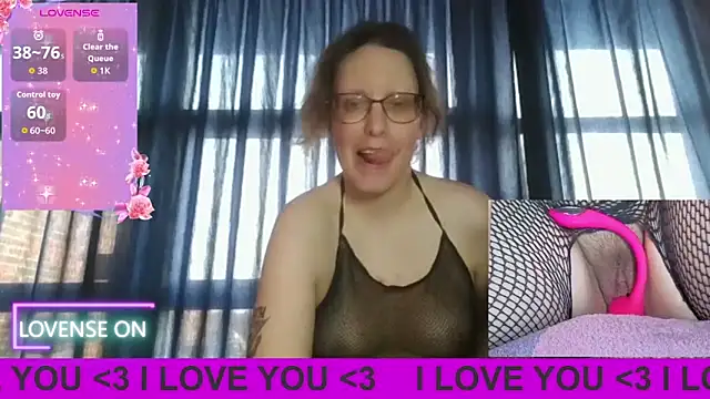Snapshot of PernillaGirl chatting on April 2026 04:23:01 PM PernillaGirl online show from April 2026 04:23:01 PM