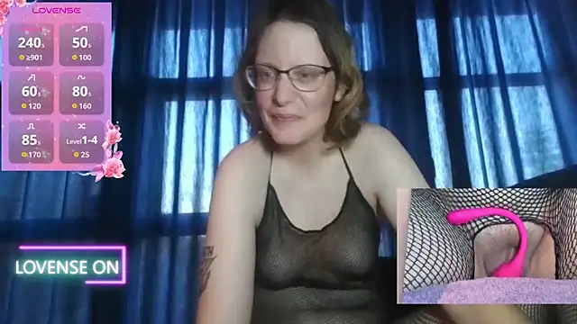 Snapshot of PernillaGirl chatting on May 2026 06:24:01 PM PernillaGirl online show from May 2026 06:24:01 PM