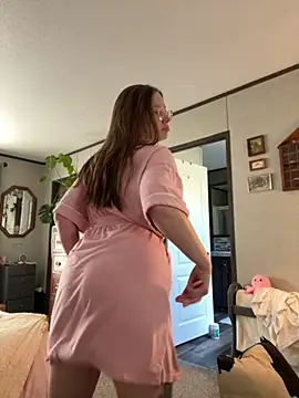 Snapshot of Sweetdee222x chatting on October 2025 10:18:01 PM Sweetdee222x online show from October 2025 10:18:01 PM