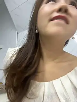 Snapshot of Efangfang chatting on February 2025 01:24:01 PM Efangfang online show from February 2025 01:24:01 PM