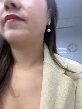 Snapshot of Efangfang chatting on February 2025 12:48:02 PM Efangfang online show from February 2025 12:48:02 PM