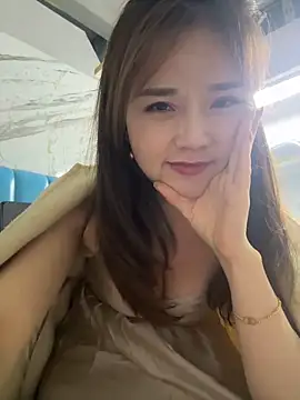 Snapshot of Efangfang chatting on February 2025 04:02:01 PM Efangfang online show from February 2025 04:02:01 PM