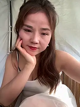 Snapshot of Efangfang chatting on March 2025 05:42:02 AM Efangfang online show from March 2025 05:42:02 AM