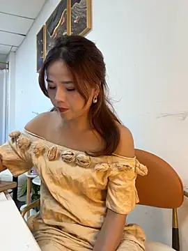 Snapshot of Efangfang chatting on November 2025 11:32:01 AM Efangfang online show from November 2025 11:32:01 AM