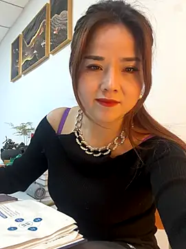 Snapshot of Efangfang chatting on November 2025 11:10:02 AM Efangfang online show from November 2025 11:10:02 AM