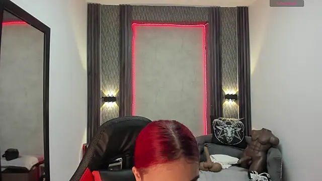 selene red  online show from February 2025 02:37:01 PM