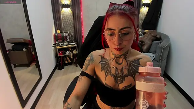 selene red  online show from March 2025 03:46:02 PM