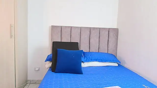 karina lewis  online show from December 2024 02:56:02 AM