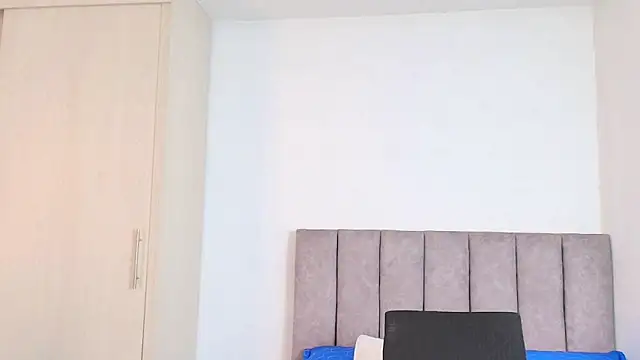 karina lewis  online show from January 2025 03:04:02 AM