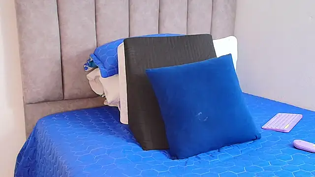 karina lewis  online show from January 2025 06:22:01 AM