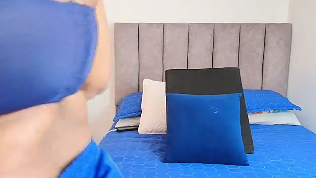 karina lewis  online show from January 2025 03:12:01 AM