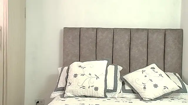 karina lewis  online show from July 2026 06:09:02 AM