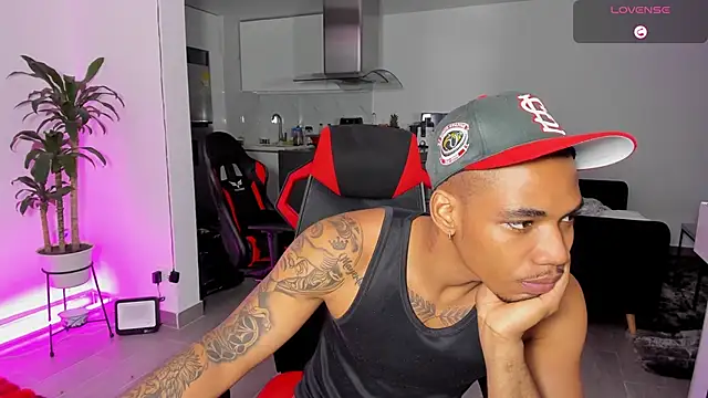 Snapshot of TROYWESLY- chatting on November 2025 11:38:01 PM TROYWESLY- online show from November 2025 11:38:01 PM