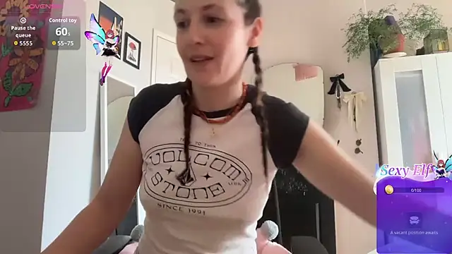 Snapshot of Littlelolo60 chatting on February 2026 12:53:02 PM Littlelolo60 online show from February 2026 12:53:02 PM