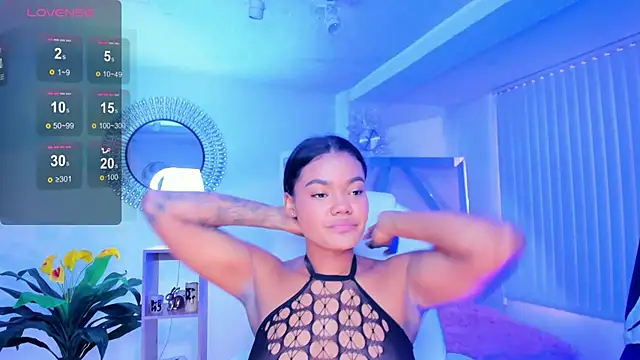 Snapshot of madisson_davon chatting on December 2024 01:42:02 PM madisson davon online show from December 2024 01:42:02 PM