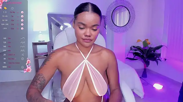 Snapshot of madisson_davon chatting on December 2024 04:19:01 PM madisson davon online show from December 2024 04:19:01 PM