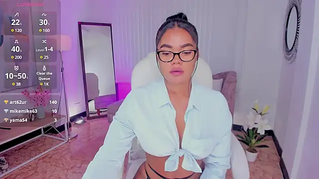 Snapshot of madisson_davon chatting on March 2025 05:00:02 PM madisson davon online show from March 2025 05:00:02 PM