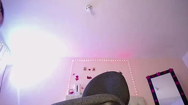 Snapshot of Victoria_Red01 chatting on February 2025 05:12:01 PM Victoria Red01 online show from February 2025 05:12:01 PM