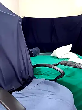 Snapshot of Midnight_Blossom chatting on February 2025 12:37:01 AM Midnight Blossom online show from February 2025 12:37:01 AM