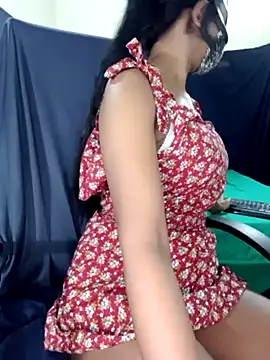 Snapshot of Midnight_Blossom chatting on February 2025 08:36:01 PM Midnight Blossom online show from February 2025 08:36:01 PM