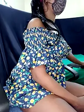 Snapshot of Midnight_Blossom chatting on March 2025 09:23:01 PM Midnight Blossom online show from March 2025 09:23:01 PM