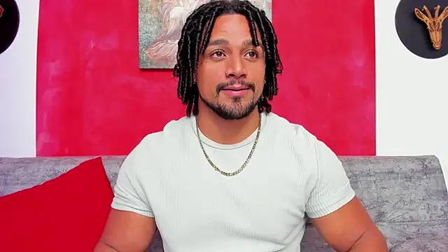 Snapshot of MikeEstevess chatting on December 2024 11:08:02 AM MikeEstevess online show from December 2024 11:08:02 AM