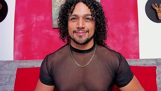 Snapshot of MikeEstevess chatting on January 2025 02:25:01 AM MikeEstevess online show from January 2025 02:25:01 AM