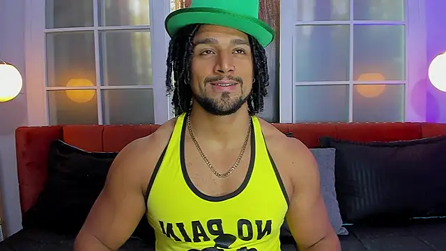 Snapshot of MikeEstevess chatting on March 2025 04:20:02 AM MikeEstevess online show from March 2025 04:20:02 AM