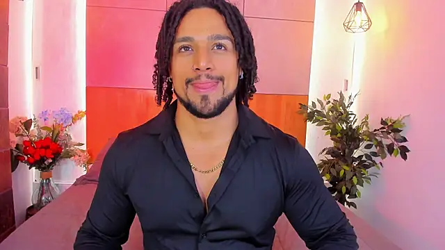 Snapshot of MikeEstevess chatting on March 2025 01:52:02 PM MikeEstevess online show from March 2025 01:52:02 PM