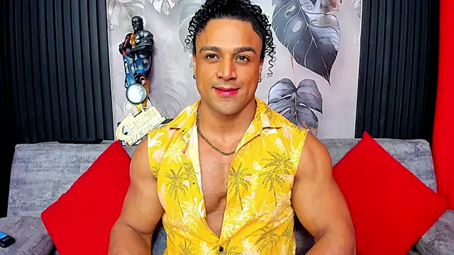 Snapshot of MikeEstevess chatting on November 2025 08:25:01 AM MikeEstevess online show from November 2025 08:25:01 AM