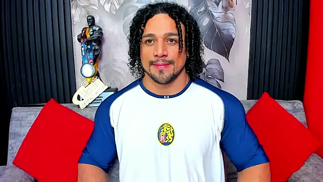 Snapshot of MikeEstevess chatting on January 2026 12:31:01 PM MikeEstevess online show from January 2026 12:31:01 PM