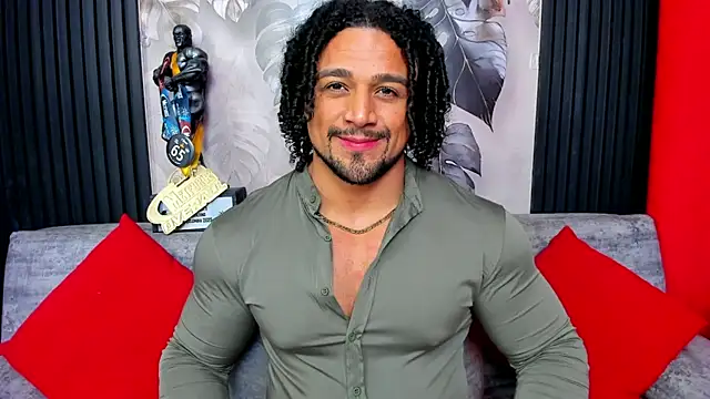 Snapshot of MikeEstevess chatting on January 2026 12:10:01 PM MikeEstevess online show from January 2026 12:10:01 PM