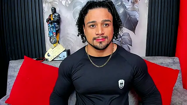 Snapshot of MikeEstevess chatting on January 2026 01:11:01 AM MikeEstevess online show from January 2026 01:11:01 AM