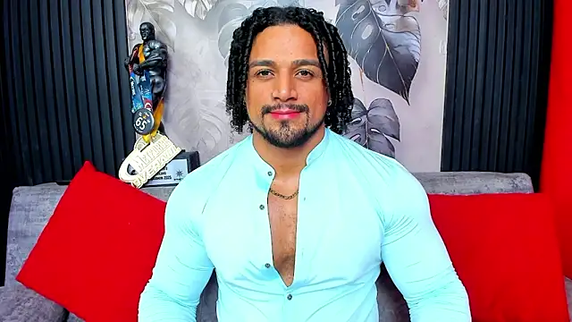 Snapshot of MikeEstevess chatting on January 2026 04:39:01 AM MikeEstevess online show from January 2026 04:39:01 AM