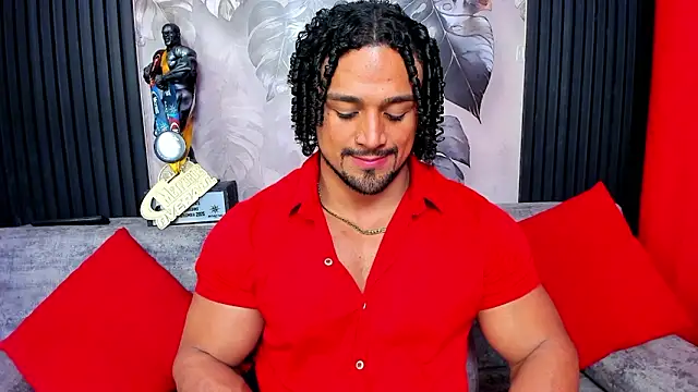 Snapshot of MikeEstevess chatting on February 2026 04:00:02 AM MikeEstevess online show from February 2026 04:00:02 AM