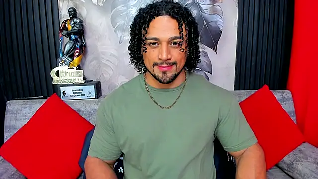 Snapshot of MikeEstevess chatting on February 2026 07:56:02 AM MikeEstevess online show from February 2026 07:56:02 AM