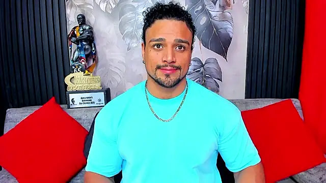 Snapshot of MikeEstevess chatting on February 2026 11:11:01 AM MikeEstevess online show from February 2026 11:11:01 AM