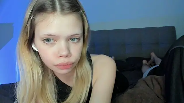 Snapshot of chansetolove chatting on March 2025 12:26:01 PM chansetolove online show from March 2025 12:26:01 PM