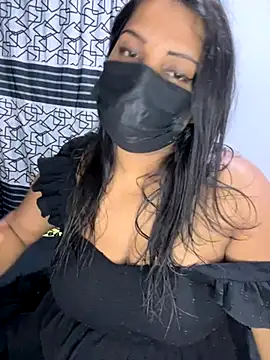 Snapshot of NOORA-GIRL chatting on November 2025 01:33:02 PM NOORA-GIRL online show from November 2025 01:33:02 PM