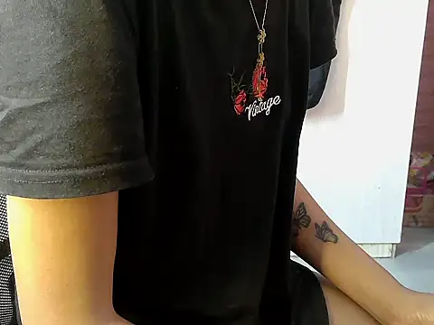 Destiny Desire online show from November 2025 12:27:01 PM