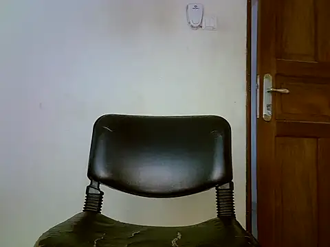 Snapshot of SWEETRENNE_ chatting on March 2025 04:51:01 AM SWEETRENNE online show from March 2025 04:51:01 AM