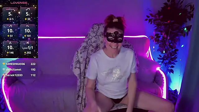 Sexy-Housewife online show from January 2025 07:16:02 PM