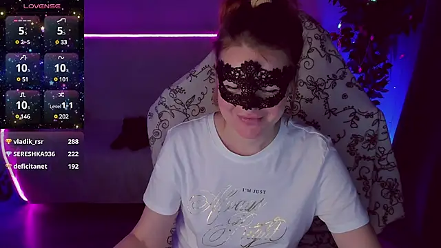 Sexy-Housewife online show from January 2025 10:18:01 PM