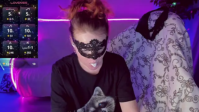 Sexy-Housewife online show from January 2025 07:45:01 PM