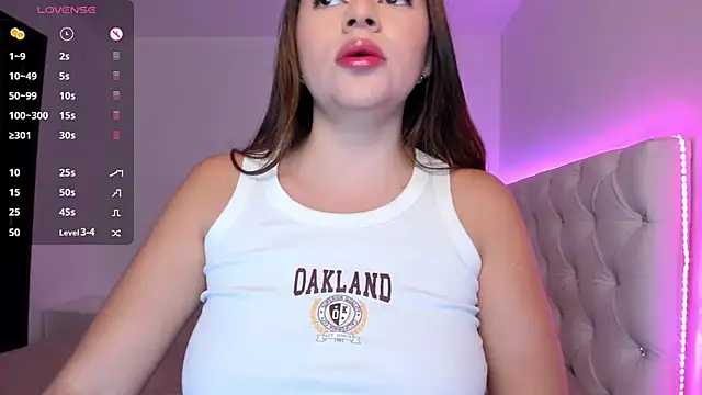 Snapshot of CataLesmes chatting on December 2024 03:58:02 AM CataLesmes online show from December 2024 03:58:02 AM