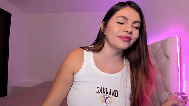 Snapshot of CataLesmes chatting on December 2024 07:01:01 AM CataLesmes online show from December 2024 07:01:01 AM