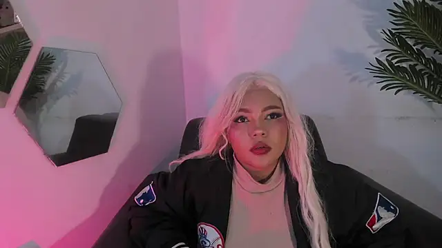 Snapshot of cherry_chel chatting on February 2025 03:30:02 AM cherry chel online show from February 2025 03:30:02 AM