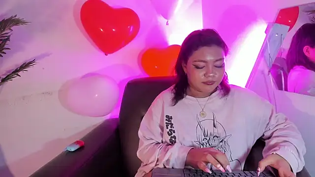 Snapshot of cherry_chel chatting on February 2025 06:43:02 PM cherry chel online show from February 2025 06:43:02 PM