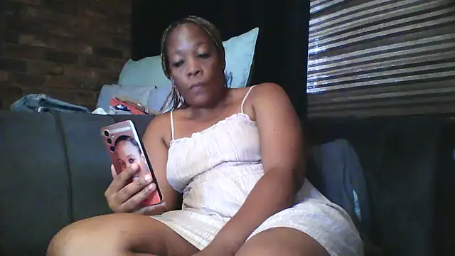 DIRTYTALKINQUEEN online show from February 2026 12:30:01 PM